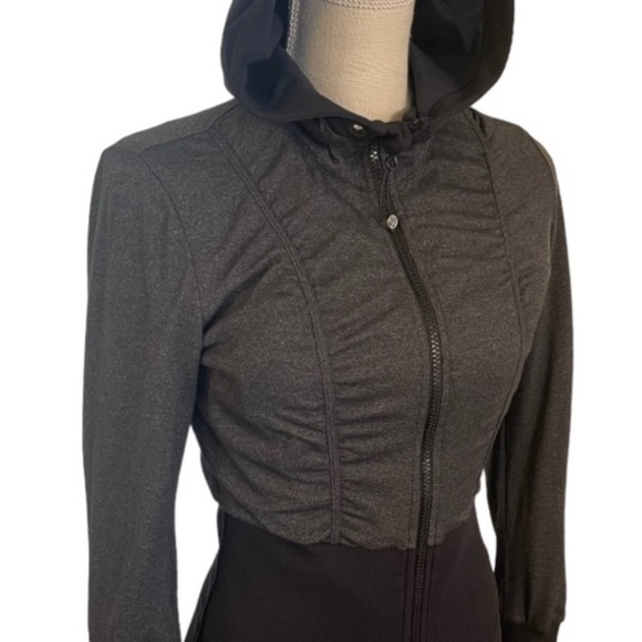Lululemon Reversible Dance Studio Zip Up Jacket Sz 6 pre loved - Picture 6 of 13